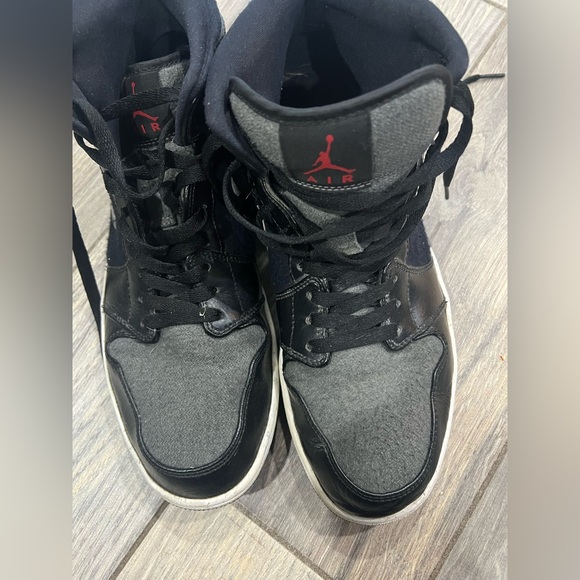 Jordan Winterized Black and Gray Men's High-Top Sneakers Size 11 - Picture 5 of 6